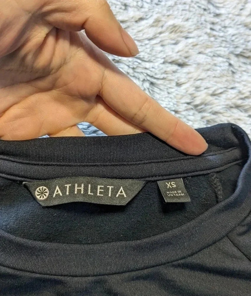 NEW Athleta Black Sweater Snappy Sweatshirt Long Sleeve Snap Button XS - Picture 9 of 9